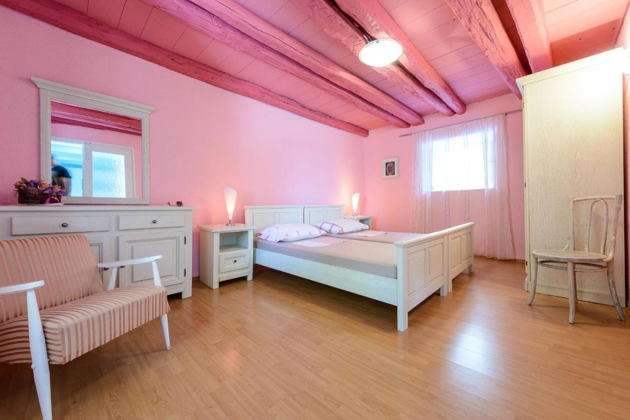Seaside Eli Apartment