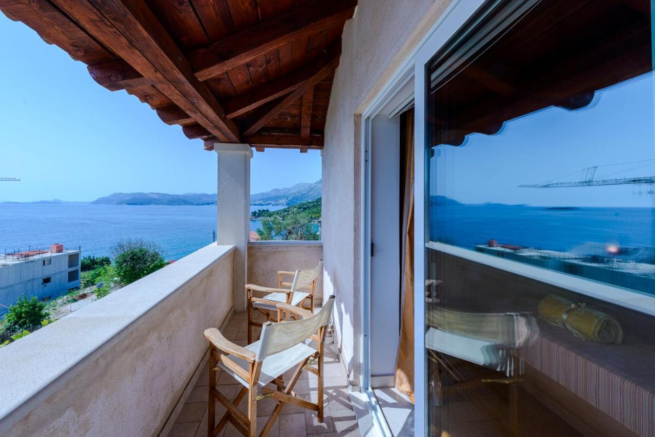 Seaside Eli Apartman *