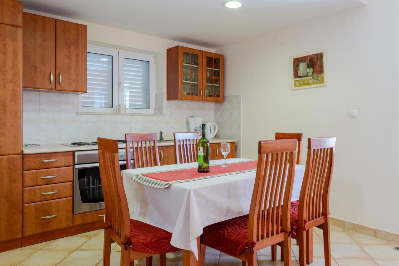 Seaside Eli Apartman